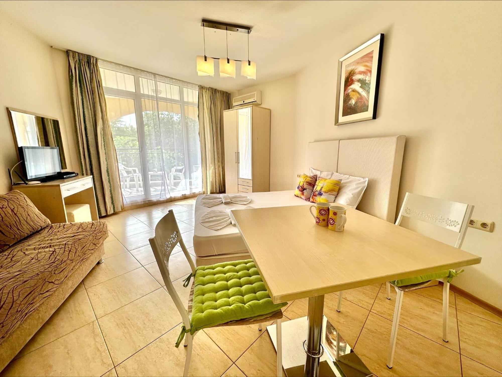 Menada Grand Resort Apartments Akheloj Eksteriør bilde